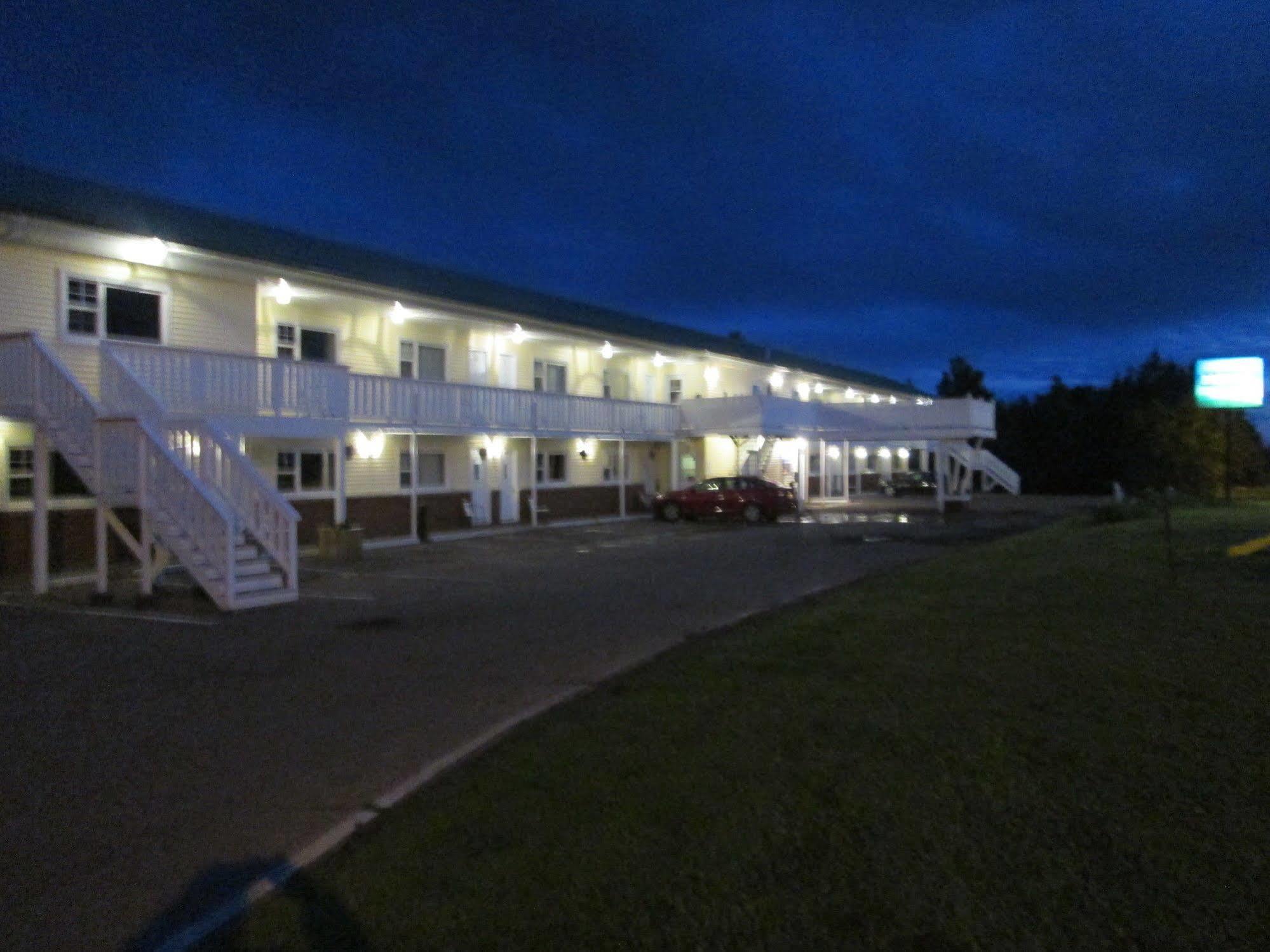 Scenic Motel Moncton Buitenkant foto