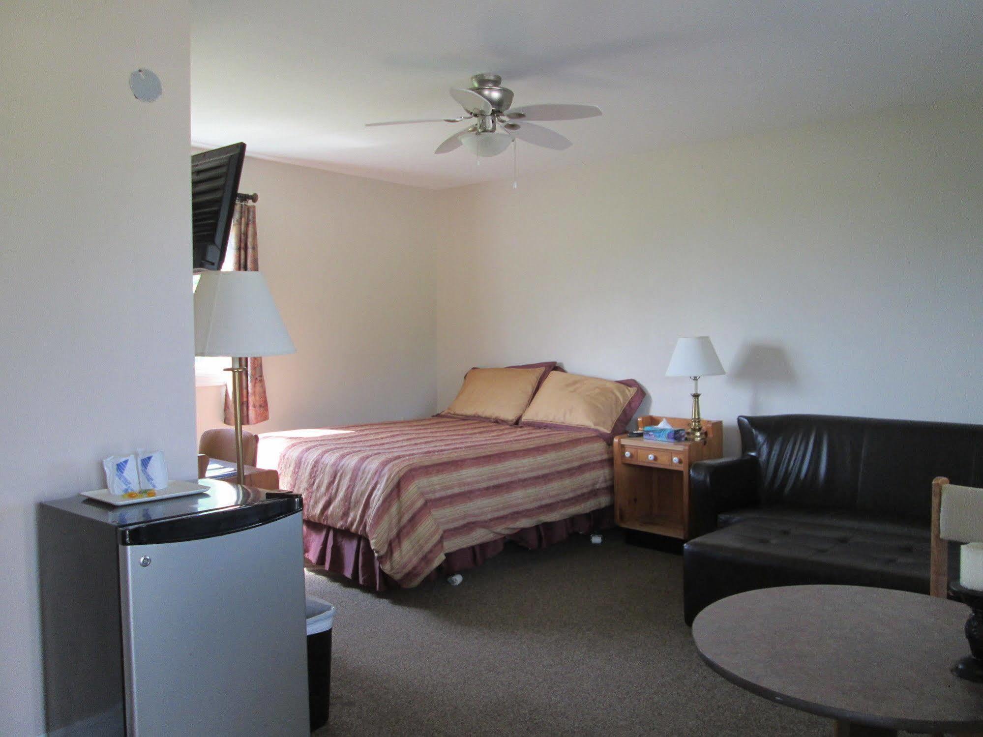 Scenic Motel Moncton Buitenkant foto